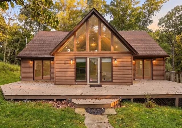 Photo 2 of Single family home for sale at 4819 Country Ln, Hampton, PA 15044 | MLS# 1776022 | Listing updated on 2026-10-19