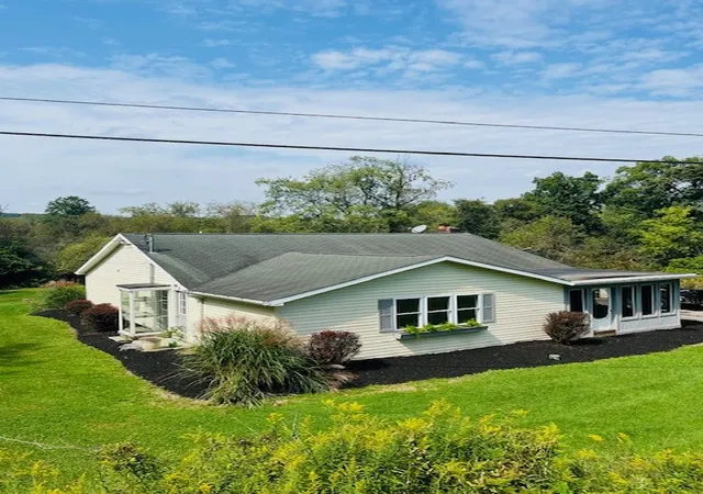 Photo 2 of Single family home for sale at 364 Valencia Rd, Forward Twp, PA 16033 | MLS# 1775904 | Listing updated on 2026-10-13