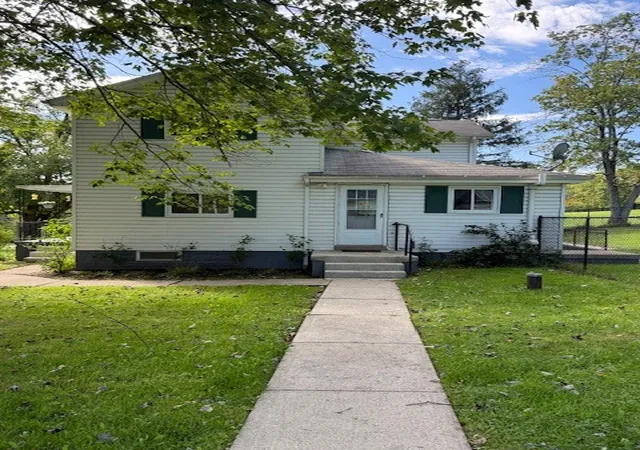 Photo 2 of Single family home for sale at 1610 Warrendale Bayne Rd, Marshall, PA 15005 | MLS# 1776055 | Listing updated on 2026-10-14