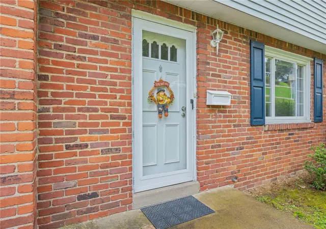 Photo 3 of Single family home for sale at 114 Senate Dr, Pleasant Hills, PA 15236 | MLS# 1776095 | Listing updated on 2026-10-20