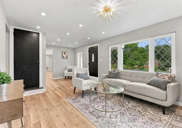 Photo 3 of Single family home for sale at 160 Gateway Ave, Marshall, PA 15090 | MLS# 1775988 | Listing updated on 2026-10-19