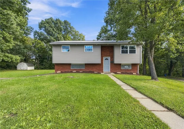 Photo 1 of Single family home for sale at 3265 Dorothy St, Lower Burrell, PA 15068 | MLS# 1776147 | Listing updated on 2026-10-21