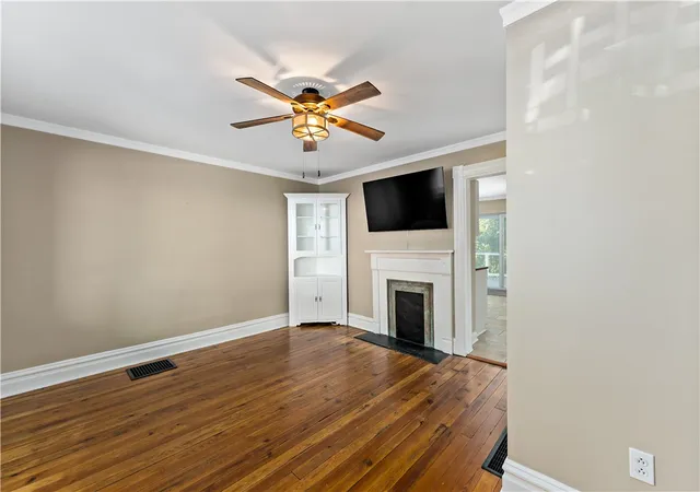 Photo 2 of Sale Pending at 515 Finley Ave, Scott Twp, PA 15106 | MLS# 1775557 | Listing updated on 2026-10-22