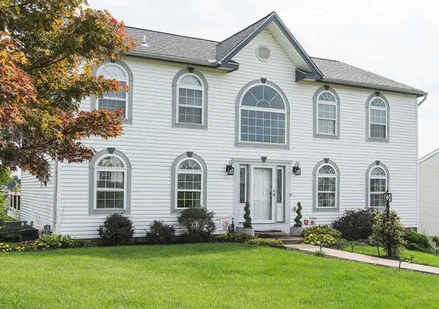 Single family home for sale at 718 Woodbridge Dr, South Fayette, PA 15071 | MLS# 1776092