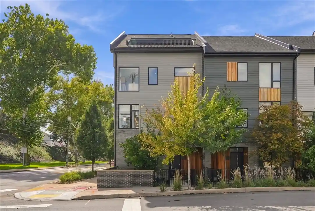 Listing Photo 2 - Condo for sale in 168 56Th St located at 168 56Th St, Lawrenceville, PA 15201 - Unit 168 56th Street