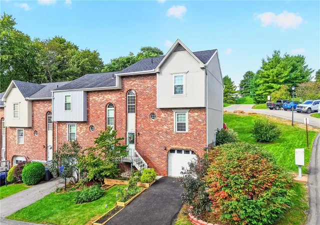 Photo 2 of Townhouse for sale at 1605 Timber Trl, North Fayette, PA 15126 | MLS# 1775953 | Listing updated on 2026-10-15