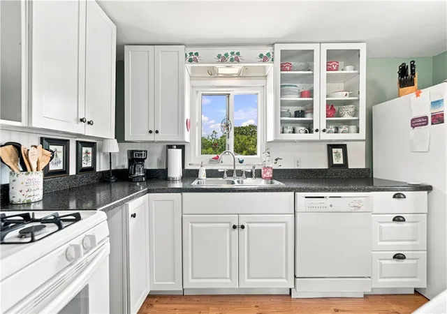 Photo 3 of Single family home for sale at 150 Melzina St, Springdale Twp, PA 15144 | MLS# 1776174 | Listing updated on 2026-10-18