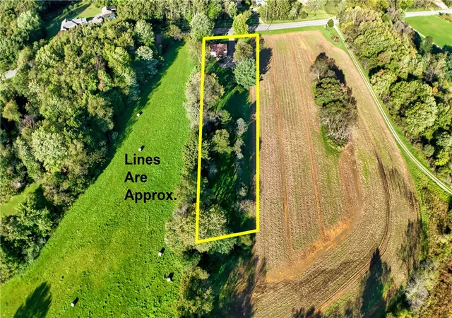 Photo 3 of Single family home for sale at 350 Bonniebrook Rd, Summit Twp, PA 16002 | MLS# 1776310 | Listing updated on 2026-10-15
