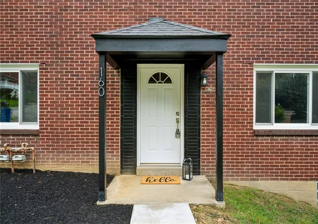 Photo 3 of Multi family home for sale at 160 162 Faybern Dr, Verona, PA 15147 | MLS# 1775545 | Listing updated on 2026-10-17