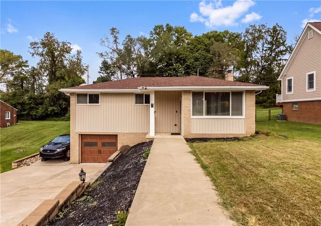 Photo 2 of Single family home for sale at 1233 Mckinley Dr, Jefferson Hills, PA 15025 | MLS# 1776467 | Listing updated on 2026-10-18