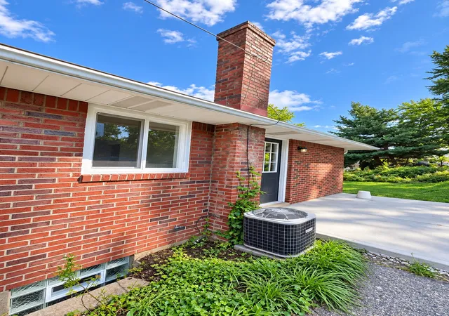 Photo 2 of Single family home for sale at 232 Mary St, West End, PA 15120 | MLS# 1776590 | Listing updated on 2026-10-13