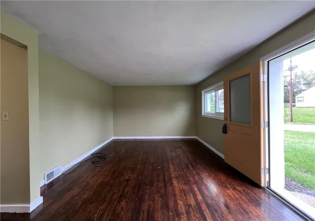 Photo 3 of Single family home for sale at 304 Auburn St, Penn Hills, PA 15235 | MLS# 1772773 | Listing updated on 2026-10-17