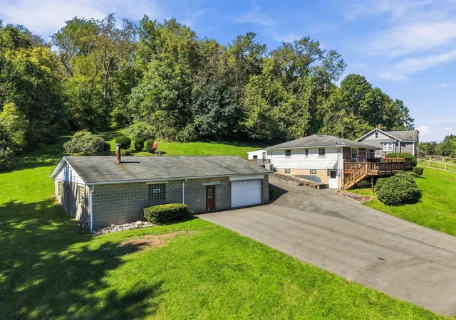 Photo 2 of Single family home for sale at 1318 Butler Rd, Springdale Twp, PA 15144 | MLS# 1776898 | Listing updated on 2026-10-18