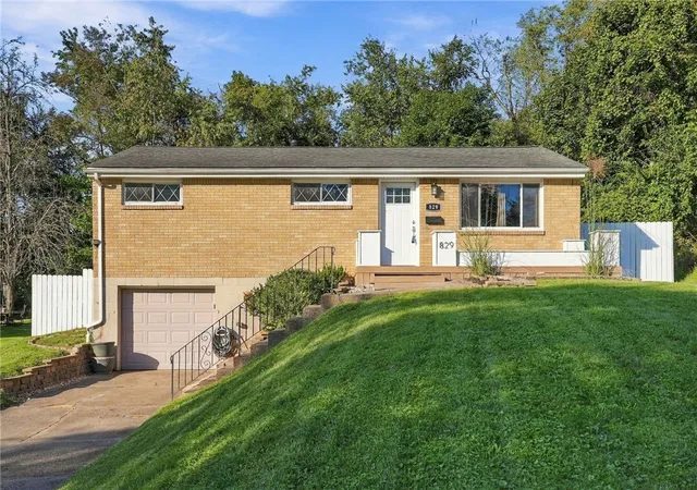 Photo 1 of Single family home for sale at 829 Cottonwood, Monroeville, PA 15146 | MLS# 1775880 | Listing updated on 2026-10-17