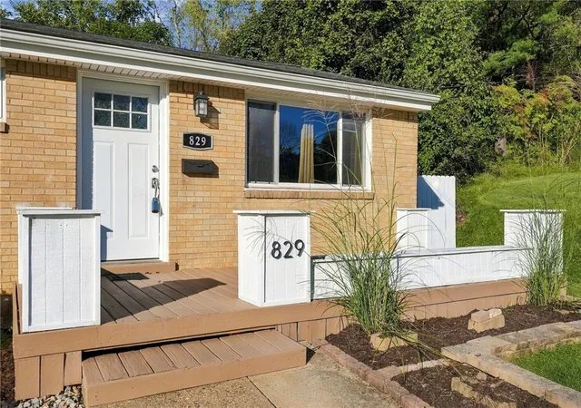 Photo 2 of Single family home for sale at 829 Cottonwood, Monroeville, PA 15146 | MLS# 1775880 | Listing updated on 2026-10-17