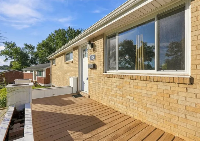 Photo 3 of Single family home for sale at 829 Cottonwood, Monroeville, PA 15146 | MLS# 1775880 | Listing updated on 2026-10-17