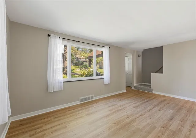 Photo 3 of Single family home for sale at 101 Plainfield Ave, Emsworth, PA 15202 | MLS# 1776937 | Listing updated on 2026-10-19