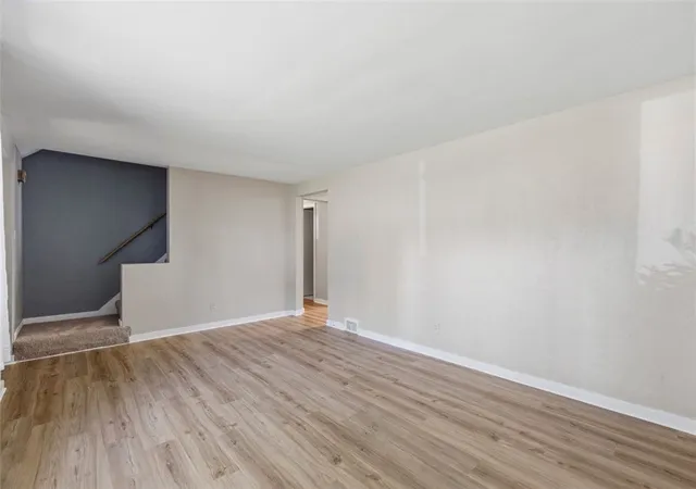 Photo 4 of Single family home for sale at 101 Plainfield Ave, Emsworth, PA 15202 | MLS# 1776937 | Listing updated on 2026-10-19