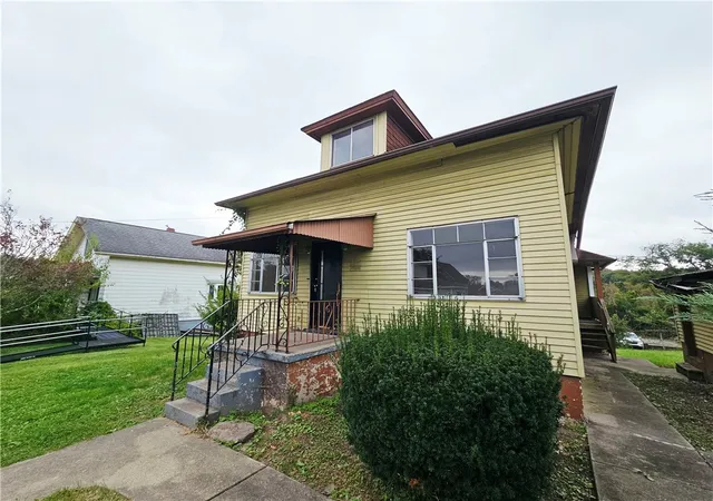 Photo 3 of Single family home for sale at 459 Routh St, Monroeville, PA 15146 | MLS# 1776719 | Listing updated on 2026-10-14