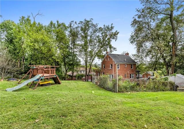 Photo 3 of Single family home for sale at 539 N Fairmount St, Garfield, PA 15206 | MLS# 1776992 | Listing updated on 2026-10-15
