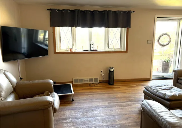 Photo 3 of Single family home for sale at 108 Philomena Dr, Moon/crescent Twp, PA 15108 | MLS# 1776962 | Listing updated on 2026-10-19