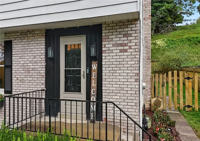 Photo 2 of Single family home for sale at 1266 Delfield Dr, Bethel Park, PA 15102 | MLS# 1776815 | Listing updated on 2026-10-21