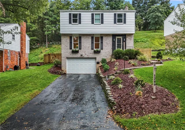 Photo 3 of Single family home for sale at 1266 Delfield Dr, Bethel Park, PA 15102 | MLS# 1776815 | Listing updated on 2026-10-21