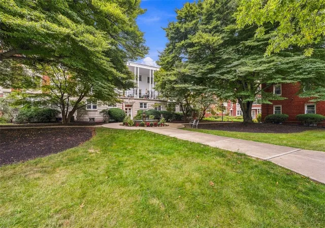 Photo 3 of Condo for sale at 825 Morewood Ave #G7, Shadyside, PA 15213 | MLS# 1777089 | Listing updated on 2026-10-20