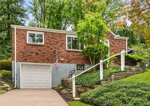 Photo 1 of Single family home for sale at 3347 Bethel Church Rd, Upper St Clair, PA 15241 | MLS# 1776920 | Listing updated on 2026-10-17
