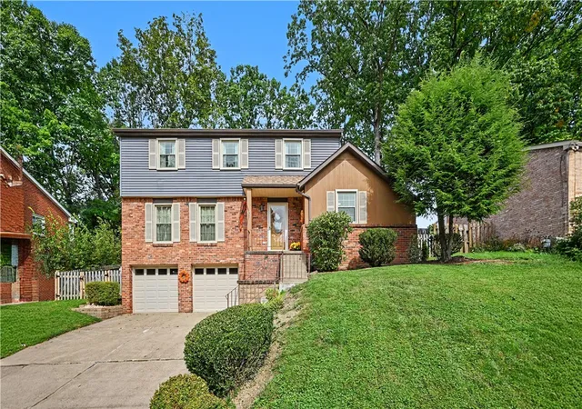 Photo 1 of Single family home for sale at 139 N Jamestown Rd, Moon/crescent Twp, PA 15108 | MLS# 1777133 | Listing updated on 2026-10-15