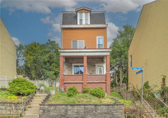 Photo 3 of Single family home for sale at 912 Mina St, Spring Hill, PA 15212 | MLS# 1777154 | Listing updated on 2026-10-15
