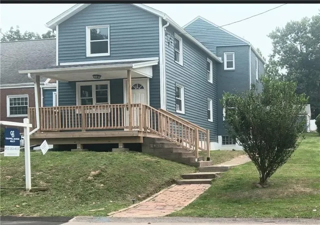 Single family home for sale at 820 4th Street, Oakmont, PA 15139 | MLS# 1777155