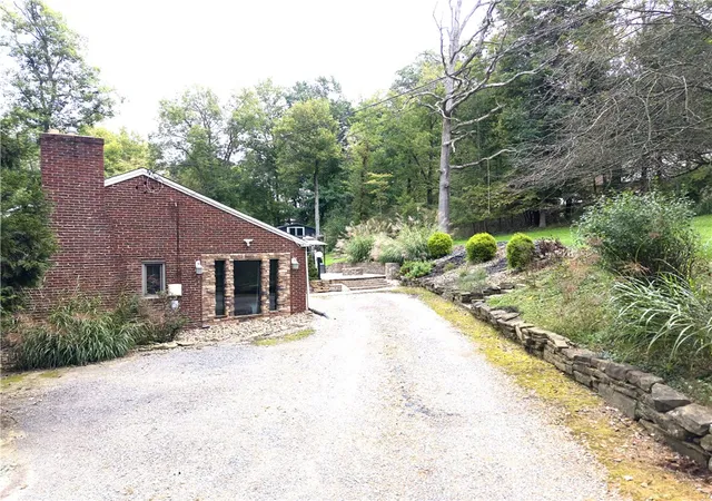 Photo 2 of Single family home for sale at 715 Powers Dr, Mc Candless, PA 15090 | MLS# 1776917 | Listing updated on 2026-10-19