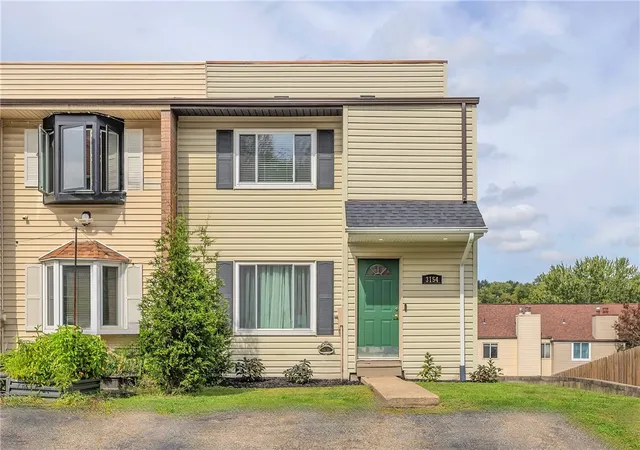 Townhouse for sale at 3154 Camberly Dr, Hampton, PA 15044 | MLS# 1777224