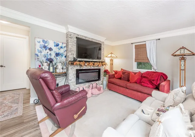 Photo 2 of Single family home for sale at 92 Adams Dr, Upper St Clair, PA 15241 | MLS# 1777170 | Listing updated on 2026-10-15