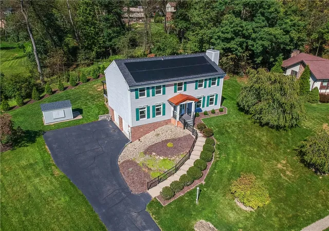 Photo 2 of Single family home for sale at 2525 Country Side Ln, Franklin Park, PA 15090 | MLS# 1776545 | Listing updated on 2026-10-15