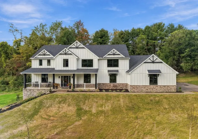 Single family home for sale at 105 Old Indian Trl Rd, Fox Chapel, PA 15238 | MLS# 1777256