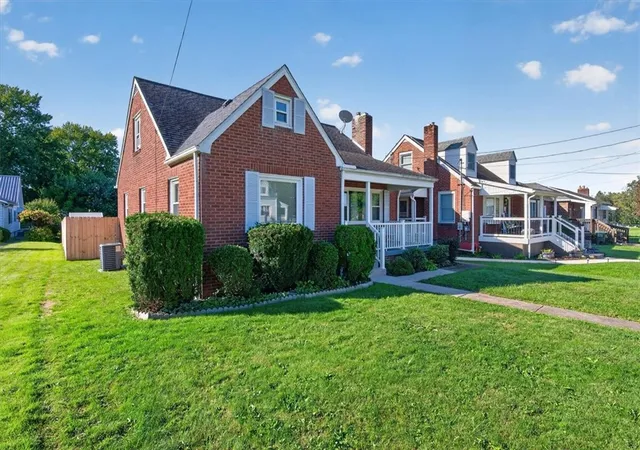 Photo 3 of Single family home for sale at 929 Painter Ave, Harrison Twp, PA 15065 | MLS# 1776676 | Listing updated on 2026-10-18