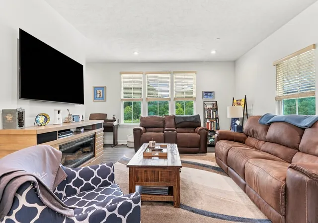 Photo 3 of Townhouse for sale at 3013 Penbrook Dr, South Park, PA 15129 | MLS# 1777287 | Listing updated on 2026-10-16