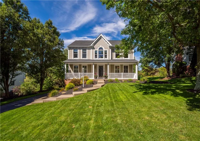 Photo 2 of Single family home for sale at 402 Pin Oak Dr, South Fayette, PA 15057 | MLS# 1777136 | Listing updated on 2026-10-12