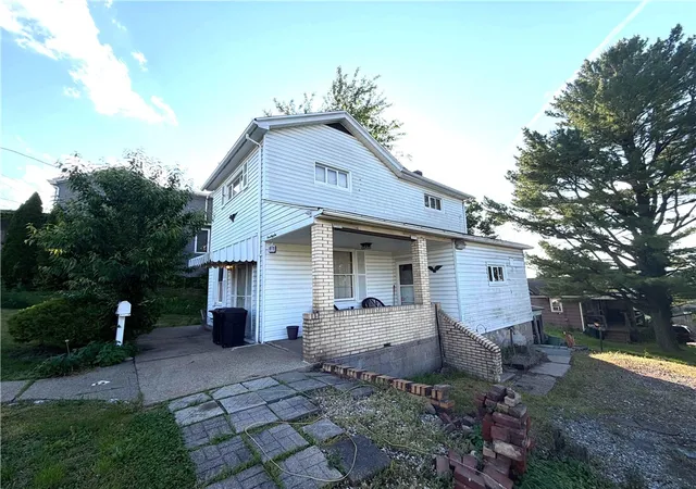 Photo 1 of Single family home for sale at 162 Mifflin St, Whitaker, PA 15120 | MLS# 1777274 | Listing updated on 2026-10-14