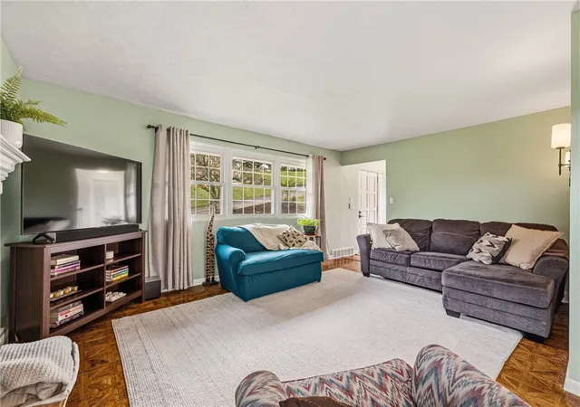 Photo 3 of Single family home for sale at 19 Sigrid Dr, Carnegie, PA 15106 | MLS# 1777487 | Listing updated on 2026-10-18
