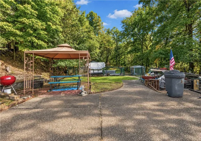 Photo 2 of Single family home for sale at 119 Green Vista Dr, Ohio Twp, PA 15237 | MLS# 1777548 | Listing updated on 2026-10-21