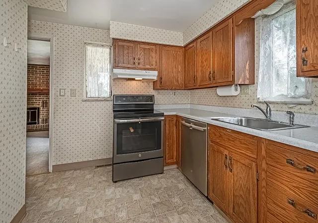 Photo 3 of Single family home for sale at 3633 Provost Rd, Whitehall, PA 15227 | MLS# 1777557 | Listing updated on 2026-10-12