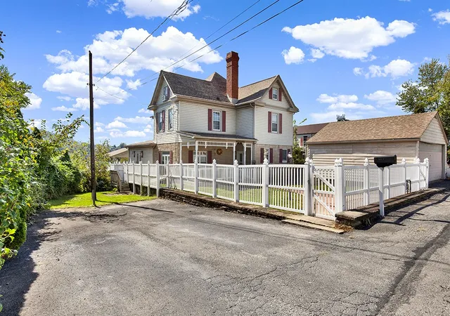 Photo 1 of Single family home for sale at 35 Solomon St, Belle Vernon, PA 15012 | MLS# 1777559 | Listing updated on 2026-10-28