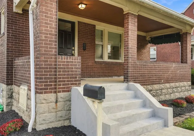 Photo 2 of Single family home for sale at 1515 Maple Ave, Verona, PA 15147 | MLS# 1777659 | Listing updated on 2026-10-19