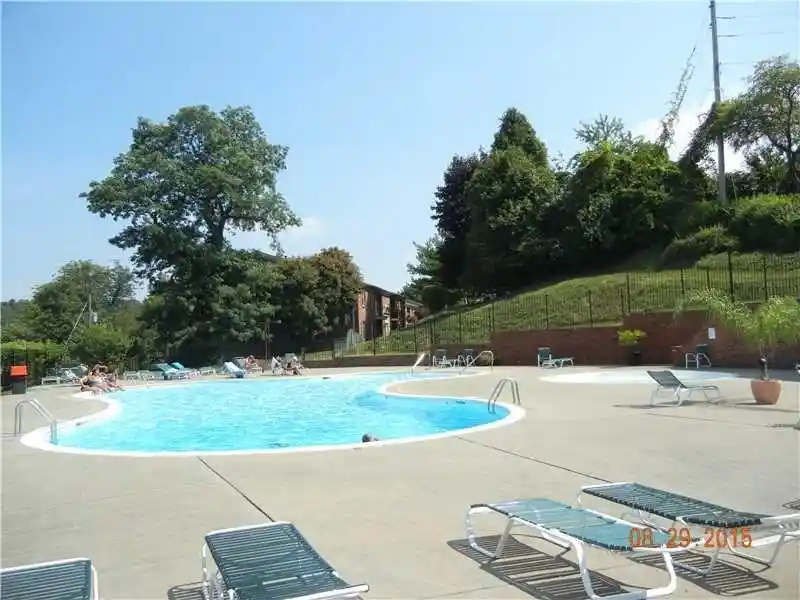 Listing Photo 2 - Condo for sale in 646 Robinwood Dr located at 646 Robinwood Dr, Pittsburgh, PA 15216 - Unit 646 Robinwood Dr