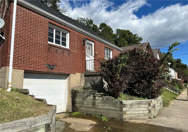 Photo 1 of Sale Pending at 475 E 7th Avenue, Tarentum, PA 15084 | MLS# 1777715 | Listing updated on 2026-10-16