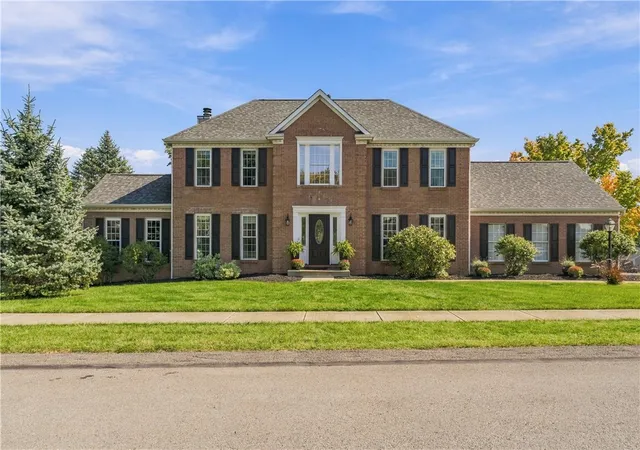 Photo 1 of Single family home for sale at 3001 Linden Ct, Moon/crescent Twp, PA 15108 | MLS# 1776531 | Listing updated on 2026-10-15