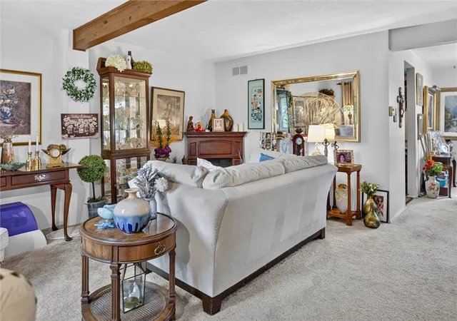 Photo 2 of Townhouse for sale at 2527 Hunting Ridge Trl, South Fayette, PA 15017 | MLS# 1777663 | Listing updated on 2026-10-19